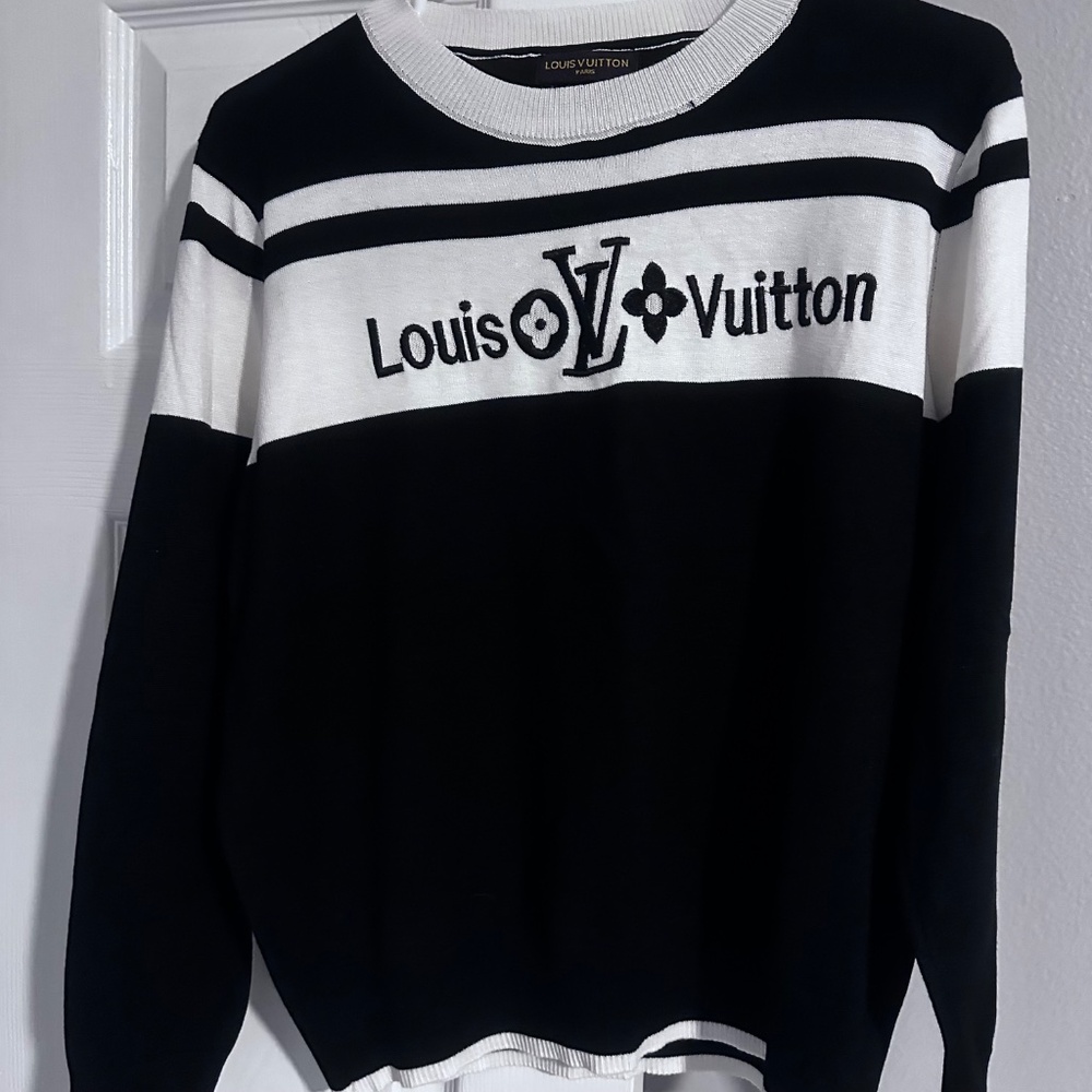 Sweaters - Picture 4 of 11